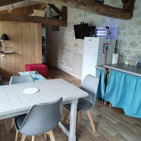 Chambre 2 A 4 Pers Gite Du Gardoir Boresse-et-Martron Bagian luar foto
