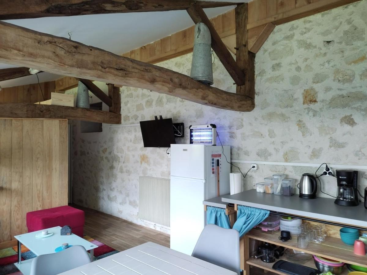 Chambre 2 A 4 Pers Gite Du Gardoir Boresse-et-Martron Bagian luar foto